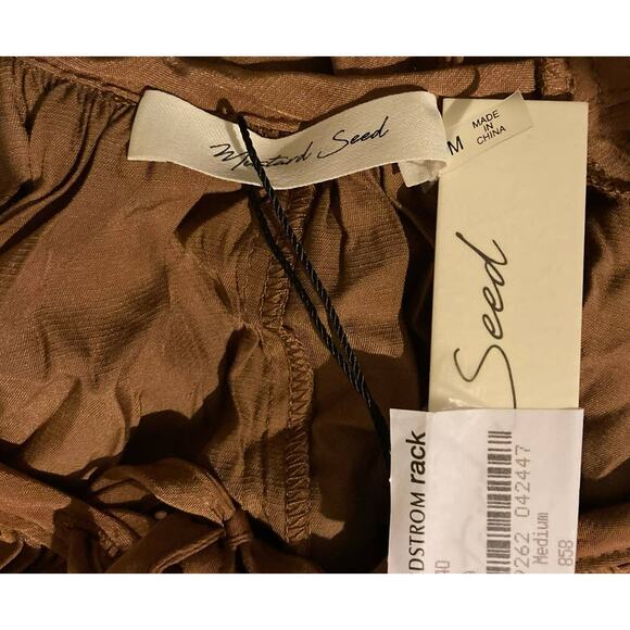 Mustard Seed Peasant Blouse Medium Mocha NEW Lace Up Neckline Pintuck Flowy Boho - Picture 6 of 7